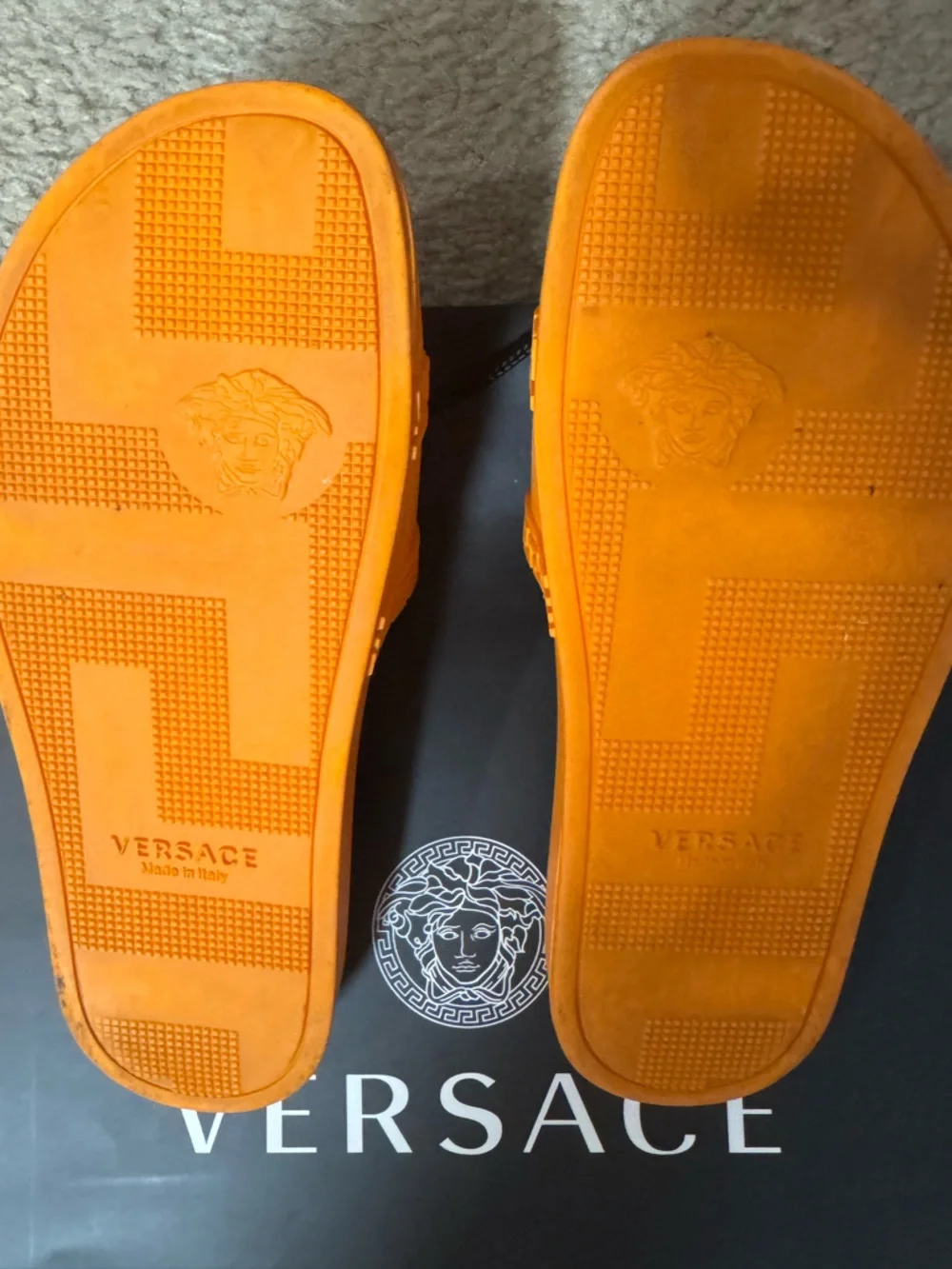 Versace 💯% Authentic Iconic Medusa luxurious flip-flops slipper sandals. — EUC